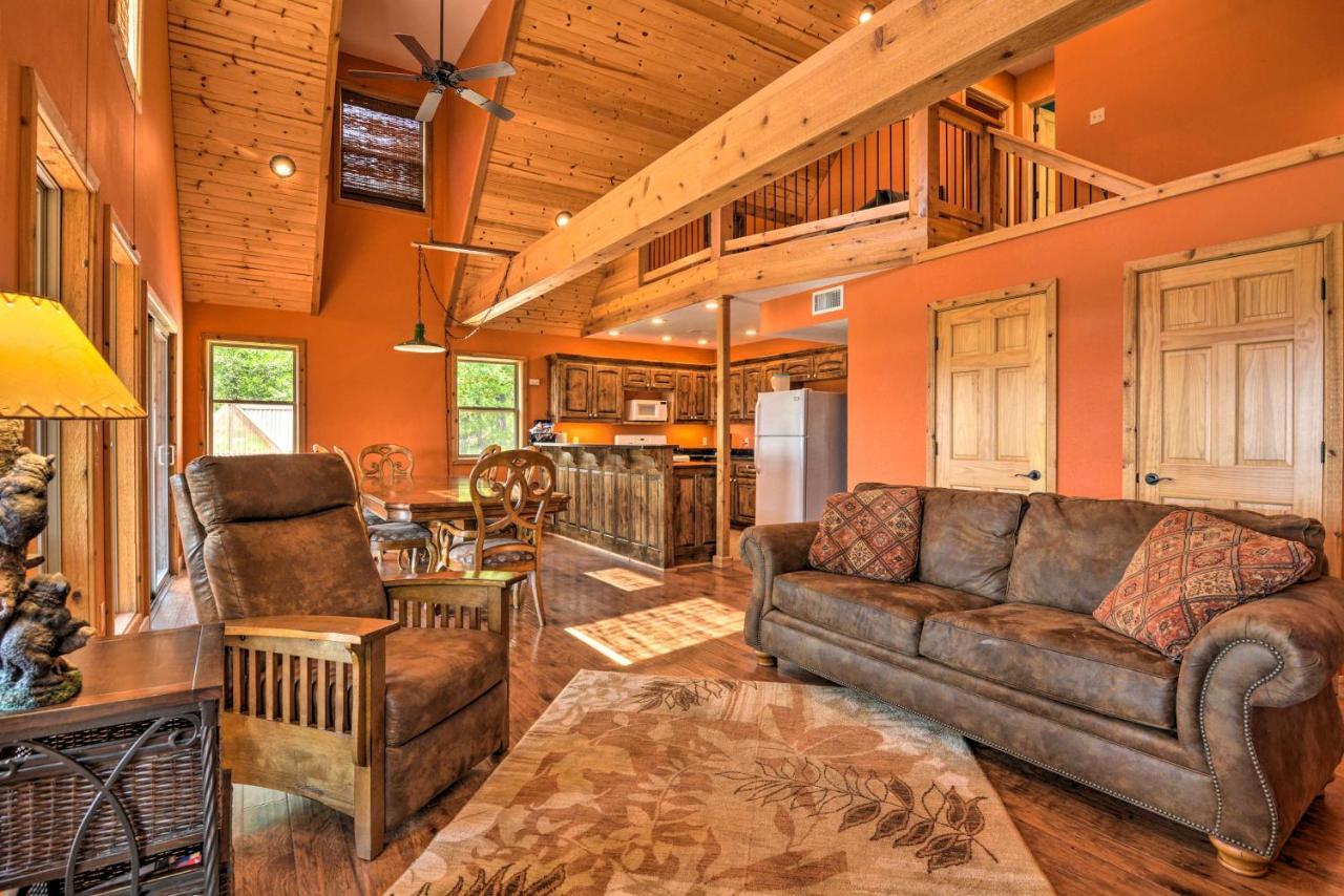 יוריקה ספרינגס Spacious Log Cabin With Fire Pit And Game Room! מראה חיצוני תמונה